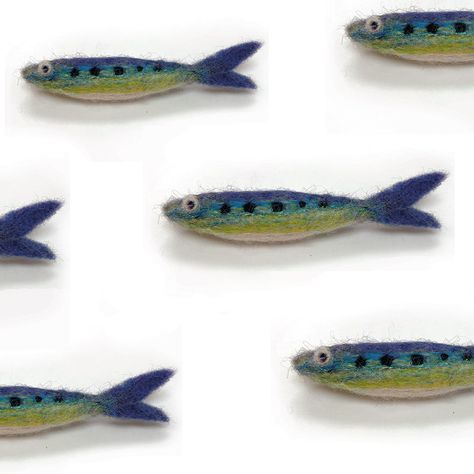 Needle Felting Fish, Needle Felting Ideas For Beginners, Felted Fish, Sardine Tin, Felting Crafts, Funky Fish, Felting Needles, Felt Fish, Wool Mats