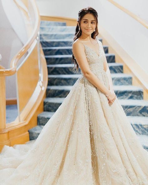 oh queen 🙄😻#danielpadilla #kathniel #kathrynbernardo @bernardokath @supremo_dp Wedding Goals Dreams, Kathryn Bernardo Gown, Star Magic Ball Gowns, Kathniel 2 Good 2 Be True, Katrina Kaif Gown, Kathryn Bernardo Debut, Star Magic Ball, Debut Dress, Kathniel Movies