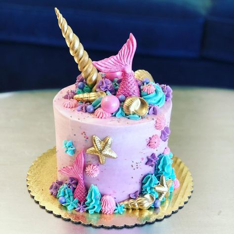 Mermaid Cake With Buttercream, Rainbow Mermaid Unicorn Cake, Purple Mermaid Birthday Cake, Mermicorn Cake Ideas, Unicorn Mermaid Birthday Cake, Unicorn And Mermaid Cake, Mermaid And Unicorn Cake, Mermaid Cat Cake, Narwhal Birthday Cake