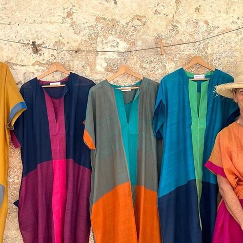 tulsishop on Instagram: "Arrived today these exquisite handloom cotton kaftans: each one individual and different in small details like stiching and piping. Light as a feather and beautiful to wear with its belt or without. Pick yours. #handloom #oneofakind #smallbatch #slowfashion" Colour Blocking Dress, Creative Dresses, Adire Styles, Linen Style Fashion, Project 333, African Fashion Ankara, Cotton Kaftan, Light As A Feather, Colour Blocking