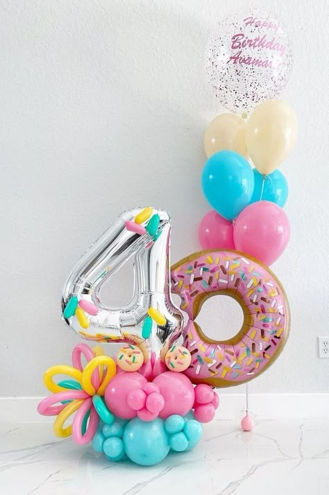 Donut Birthday Balloons, Donut Balloon Bouquet, Donut Balloons, Candy Theme Birthday Party, Donut Themed Birthday Party, Balloon Bouquet Diy, Donut Birthday Parties, Birthday Party Decorations Diy, Candyland Birthday