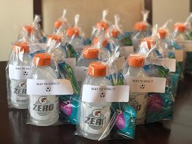 Kids Football Snacks, Kids Soccer Snacks, Post Game Snacks, Sport Snack Bags, Sport Snack Ideas, Basketball Team Snacks, Baseball Game Snacks, Volleyball Gift Bags, Soccer Snack Bags