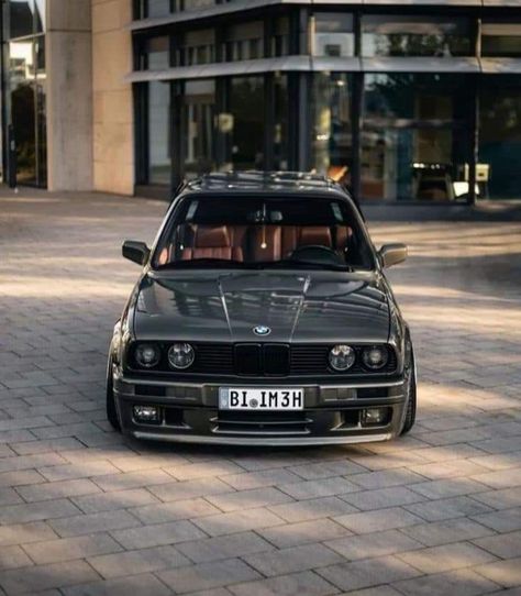 E30 Bmw M3, E 30 Bmw, Black Bmw Wallpapers, Bmw Couple, Bmw Rr1000, Bmw E30 325, Bmw E30 Coupe, Jetta A4, E30 Bmw