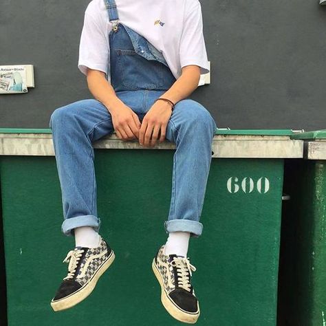 Artsy Aesthetic Clothes Men, Artsy Outfit Men, Artsy Aesthetic Clothes, Cool Overalls, Overalls Outfit Aesthetic, Overalls Aesthetic, Aesthetic Clothes Men, 2019 Aesthetic, Aesthetic Male Outfits