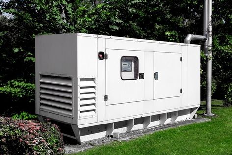 8 Tips on Choosing Your First Power Generator - https://www.kravelv.com/tips-on-choosing-power-generator/ Emergency Generator, Whole House Generators, Backup Generator, Uninterruptible Power Supply, Generator House, Power Generator, House System, Modern Urban, Big Houses