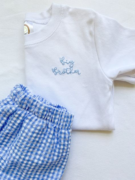 Hand Embroidered Big Brother Shirt, Baby Announcement, Custom Big Brother Handstitched Shirt by twinbroidery on Etsy Diy Big Brother Shirt, Sibling Photoshoot, Baby Christmas Shirt, Big Brother Announcement, Big Brother Gift, Promoted To Big Brother, Preppy Shirt, Big Brother Shirt, New Sibling