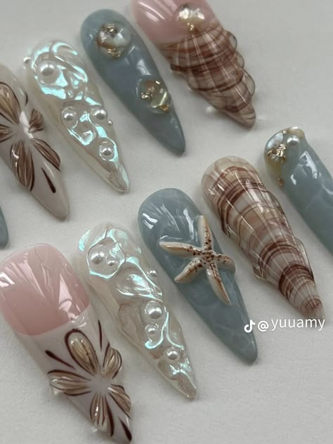 Nature Nail Art, Elegant Almond Nails, Seashell Nails, Kutek Disney, Unghie Sfumate, Simple Acrylic Nails, Summer Nail Designs, Casual Nails, Mermaid Nails