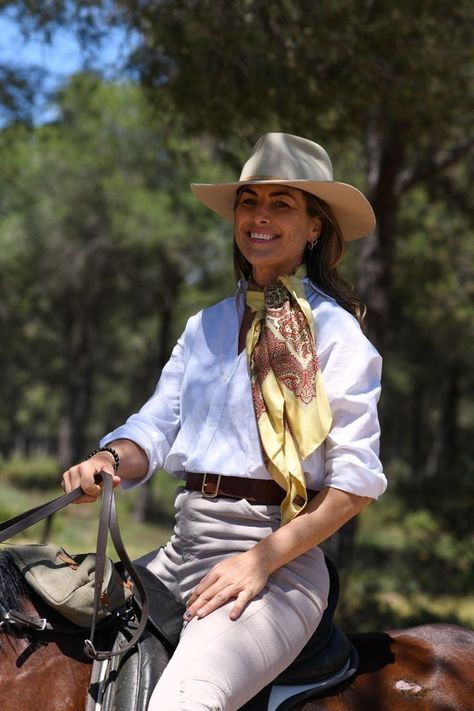 Horse Riding Outfit Women, Safari Outfit Women, Ranch Outfits, Safari Outfit, Safari Outfits, Wild West Party, Horse Riding Outfit, Classy Cowgirl, Horse Riding Clothes