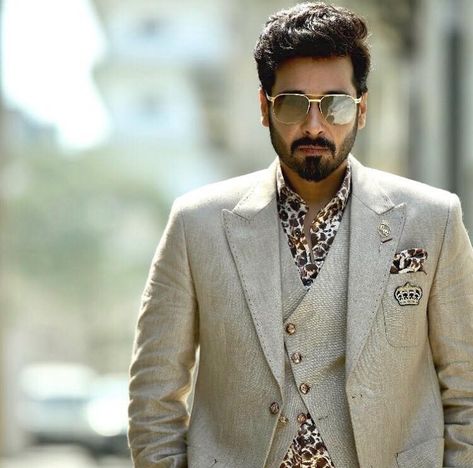 Faisal Qureshi Faysal Qureshi, Faisal Qureshi, Cover Pics, Married Life, Keep On, Mirrored Sunglasses Men, Amazing Art, New Hair, Instagram A