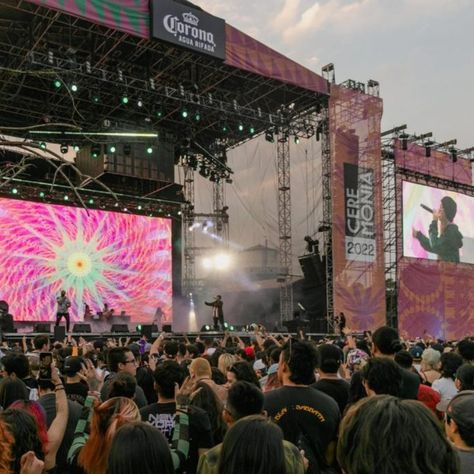 Sobre las actividades, las presentaciones musicales y los artistas que se presentaron en la octava edición del Festival Ceremonia 2022. Vision 2023, Times Square, Mood Board, Vision Board, Festival, Concert, Photographer, Travel