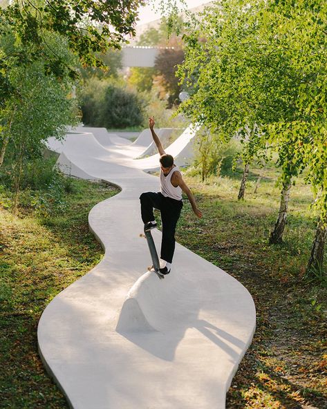 Backyard Skatepark, Skatepark Design, Skate Ramp, Urban Playground, Sport Park, Park Design, French Industrial, Paper House, Landscape Architecture Design