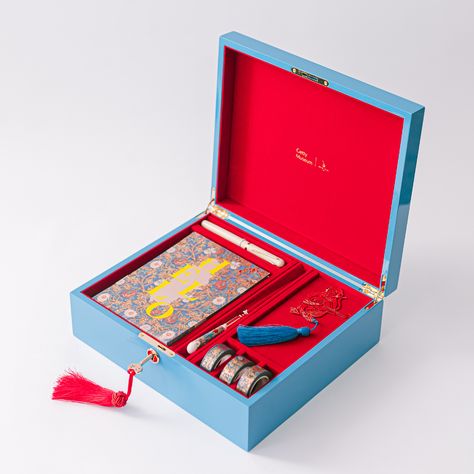 The timeless elegance of original illuminated manuscripts brilliantly transformed into an unparalleled line of beautiful stationery products.  Enchant your loved ones, inspire your friends, and make your correspondence a MASTERPIECE. The Blue Illumination Lacquer Keepsake Stationery Set is part of our exclusive collabo