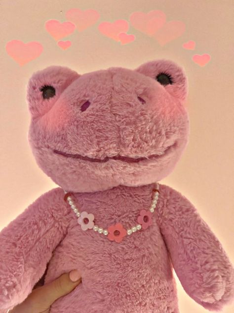 Y2k Build A Bear, Pink Build A Bear Frog Aesthetic, Build A Bear Frog Aesthetic, Pink Build A Bear, Bab Frogs, Aesthetic Pearls, Build A Bear Frog, Handmade Pearl Necklace, Necklace Y2k