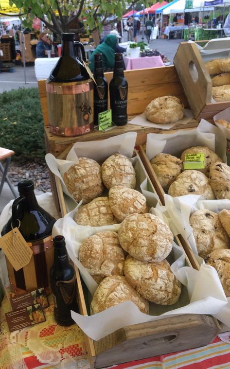 Bread To Sell At Farmers Market, Bread Booth Farmers' Market, Farmers Market Bakery Packaging, Bread Vendor Display, Sourdough Bread Farmers Market, Selling Bread Farmers' Market, Bread Market Display, Farmers Market Ideas To Sell Food, Farmers Market Treats