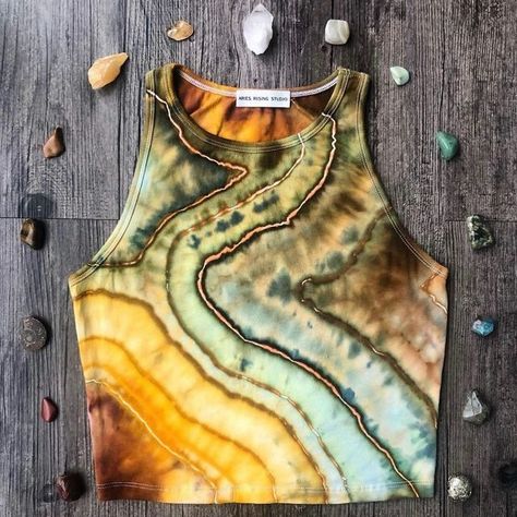 Aries Rising, Tie Dye Patterns Diy, Tie Dye Fashion, How To Tie Dye, Ice Dye, Tie Dye Diy, Tie Dye Outfits, Tie Dye Crop Top, Phish