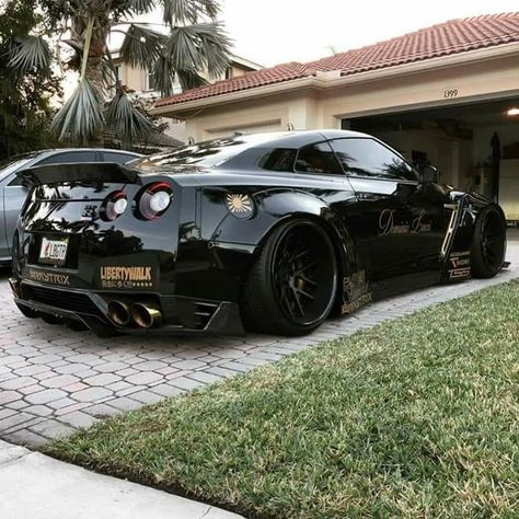 Widebody bagged #R35 Car Gtr R35, Car Gtr, Nissan Gtr Black, Nissan Gtr Nismo, Nissan Gtr Wallpapers, Ninja Bike, Gtr Nissan, Gtr Nismo, Car Builds