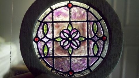 Stained Window, Diy Staining, Dollhouse Tutorials, Food And Nutrition, Miniature Tutorials, Making Stained Glass, Glitter Houses, Glass Paint, Stained Glass Diy