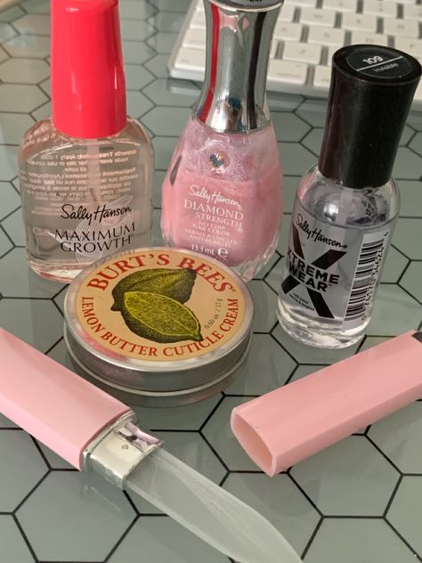 Luv u sally hansen! 😘 Painting My Nails, No Chip Nails, Sally Hansen Nails, Luv U, Nail Cuticle, Artist Album, Cuticle Oil, My Nails, Sally Hansen