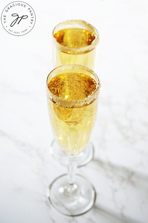 Mock Champagne Recipe Mock Champagne, Large Party Food, Champagne Punch Recipes, Simply Juice, Ginger Ale Recipe, Champagne Recipe, Champagne Punch, Easy Punch Recipes, Alcohol Free Drinks