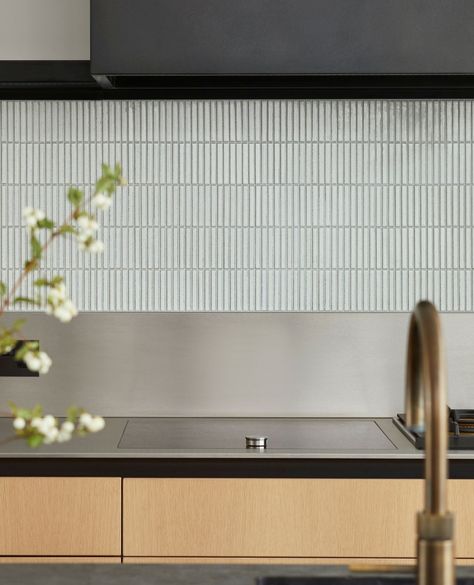 Stainless Steel Worktop Kitchen, Stainless Steel Worktop, Stainless Steel Benchtop, Stainless Steel Splashback, Landscaped Garden, Tile Splashback, Tile Countertops, Kitchen Splashback, Stainless Steal