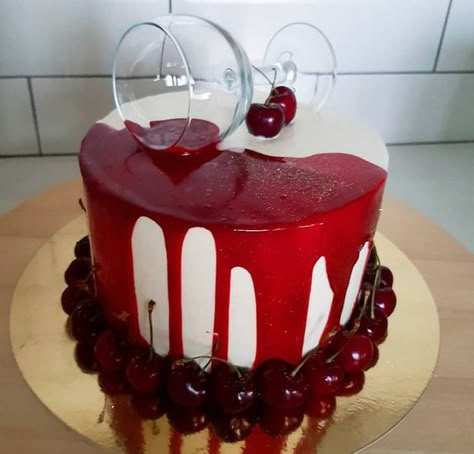 Wine Inspired Cake, Liquor Birthday Cakes For Women, Wine Cake Designs, Alcohol Cake, Wine Cake, Cake Design Inspiration, Gravity Defying Cake, Novelty Birthday Cakes, Gateaux Cake