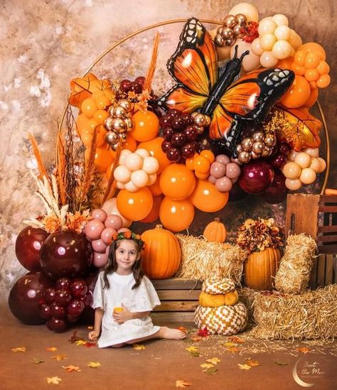 Fall Festival Photo Backdrop, Fall Balloons Decorations, Fall Balloon Decorations, Balloon Circles, Autumn Balloons, Fall Festival Backdrop, Fall Balloon Garland, Fall Church Decorations, Hoco Themes