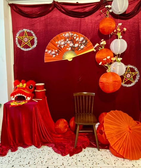 Chinese Photobooth, Chinese Backdrop Design, Lunar New Year Backdrop, Chinese Tea Ceremony Backdrop, Chinese New Year Mall Decoration, Shanghai Night, Culture Day, Chinese Festival, Chinese New Year Decorations