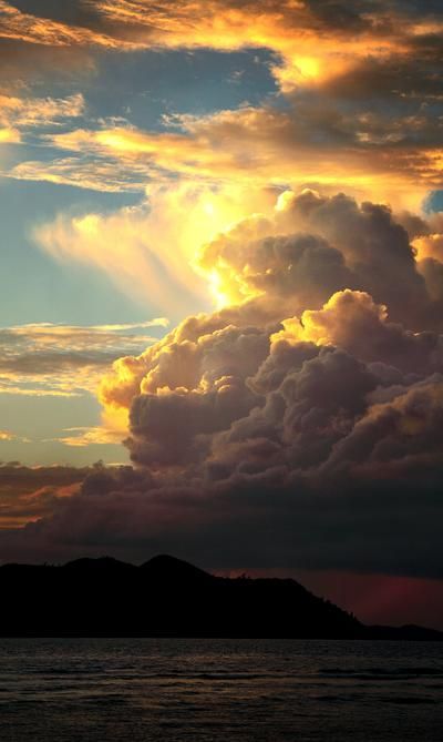 Emily + Core + Aesthetic, Ocean Clouds, Clouds In The Sky, Clouds Photography, Photographie Portrait Inspiration, White Magic, Cloud Painting, Pretty Sky, Sky And Clouds