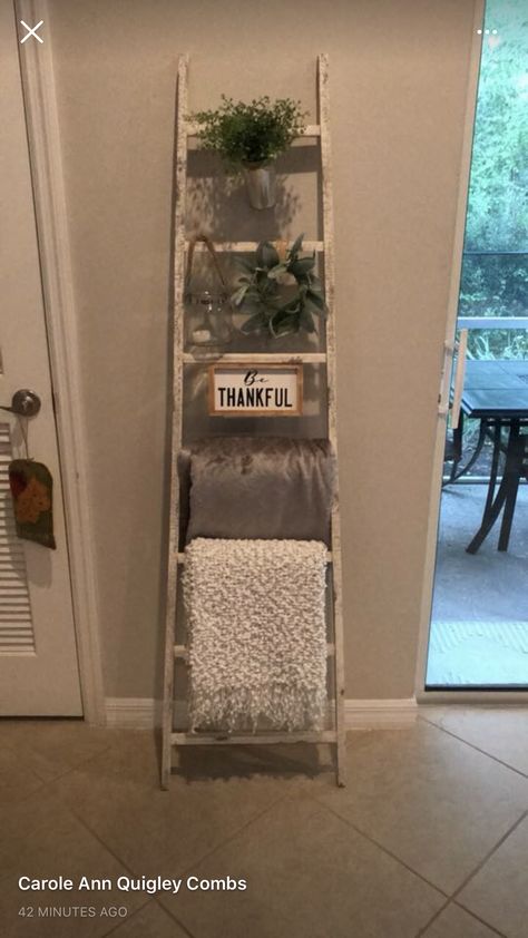 Small Blanket Ladder Decor, How To Decorate Blanket Ladder, Decorated Ladders Ideas, How To Decorate A Ladder, Ladders For Decoration Farmhouse Decor, Ladder Decor Living Room, Old Paint Ladder Decor, Rustic Farmhouse Blanket Ladder, Farmhouse Ladder Decor