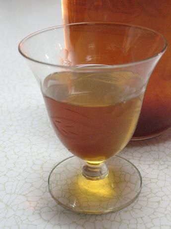 Mel s Apricot Brandy Apricot Brandy Recipe, Brandy Recipe, Apricot Brandy, Large Glass Bottle, Liqueurs Recipes, Dried Apricots, Stop Working, Drink Up, Fermenting