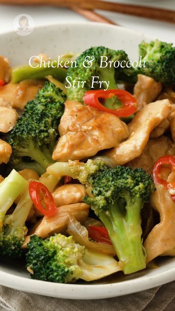 Simple Chinese Chicken and broccoli stir fry recipe for your busy-day dinners and ready in 20mins! Cooked with tender chicken slices, crisp broccoli florets, and savoury Chinese brown sauce. Chinese Chicken And Broccoli, Chinese Brown Sauce, Chinese Beef Recipes, Chicken And Broccoli Stir Fry, Healthy Chinese Recipes, Homemade Chinese Food, Chicken Slices, Chinese Cooking Recipes, Broccoli Stir Fry