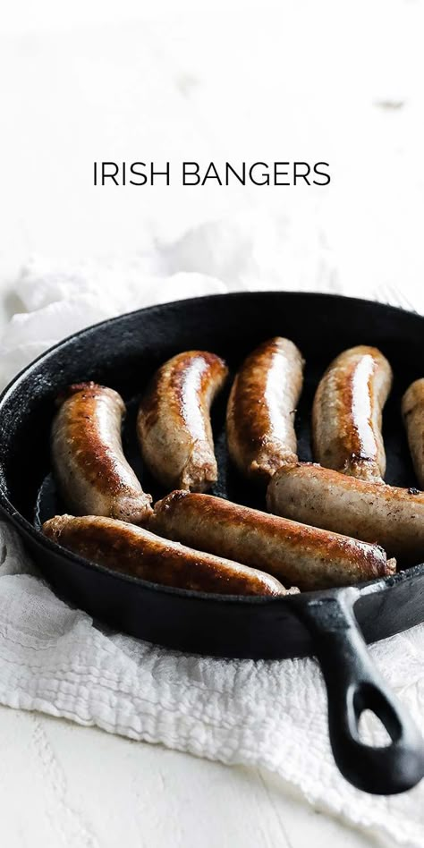 Mango Curry Sauce, Bangers Recipe, Beer Brats Recipe, Irish Sausage, Beer Bratwurst, Garlic Mash, Easy German Recipes, Brats Recipes, Bratwurst Recipes