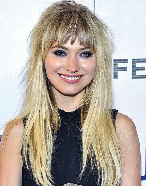 Thick piecey fringe. Blonde Hair And Bangs, Long Choppy Haircuts, Long Choppy Hair, Choppy Hairstyles, Imogen Poots, Choppy Haircuts, Choppy Bangs, Choppy Bob Hairstyles, Choppy Hair