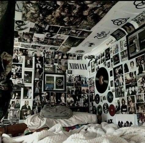 Sala Grunge, Fotografia Grunge, Rock Bedroom, Grunge Room Ideas, Emo Room, Punk Room, Rock Room, Vintage Foto's, Grunge Bedroom