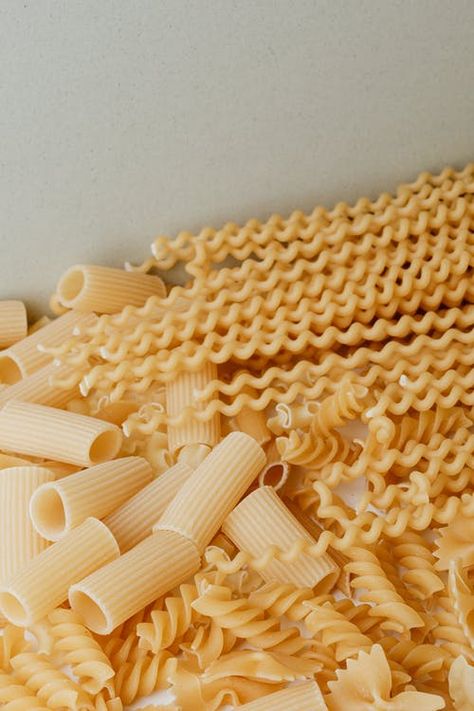 Pasta Storage, Pasta Varieties, Buffalo Chicken Pasta, Chicken Pasta Bake, Macaroni Pasta, Wheat Pasta, Pasta Fatta In Casa, White Pasta, Drying Pasta