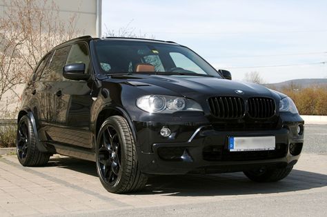 Would love too get this for my wife. Bmx X5, Bmw X5 Black, Black Bmx, Bmw M3 Sedan, Bmw X5 M Sport, Black Bmw, Big Girl Toys, Garage Car, Bmw X5 M