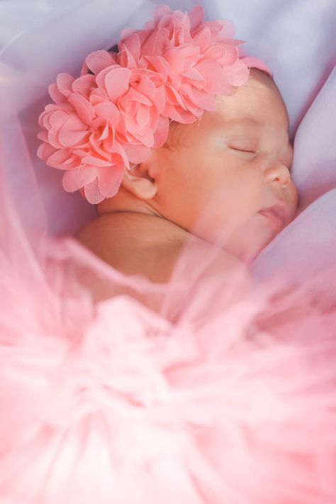 Newborn Photography Tutu, Newborn Tutu Pictures, Infant Girl Photoshooting Ideas, Newborn Girl Photoshooting Ideas, Newborn Photography Girly, Baby Boy Newborn Pictures, Newborn Tutu, Foto Newborn