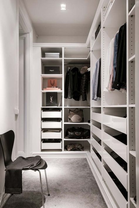 Closet Bathroom Ideas, Narrow Closet Design, Narrow Closet, Small Walk In Closet, Walking Closet, Closet And Bathroom, Walk In Closet Design, Minimalist Closet, Closet Renovation