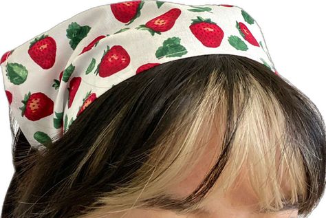 Cottagecore Hairstyles Short, Strawberry Aesthetic Accessories, Strawberry Scarf, Cottagecore Bandana Hairstyle, Cottagecore Headscarf, Strawberry Hair Accessories, Cottagecore Hairstyles, Cottagecore Hair, Bandana Outfit