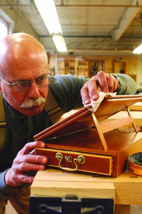 Monticello Lap Desk | Popular Woodworking Magazine Writer Desk, Writing Desk Diy, Writing Slope, Writers Desk, Antique Writing Desk, Desk Diy, Portable Office, Campaign Furniture, Simple Woodworking Plans