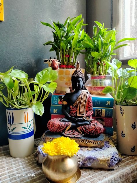 Buddha Corner Decor Living Room, Buddha Corner Decor, Zen Corner, Gardening Design Diy, Buddha Home Decor, Small Room Makeover, Indian Room Decor, Buddha Decor, India Home Decor