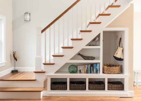 27 Genius Ways To Use The Space Under Your Stairs Space Under Stairs, تحت الدرج, Vstupná Hala, Staircase Storage, Escalier Design, Under The Stairs, Basement Stairs, Stair Case, Stair Decor