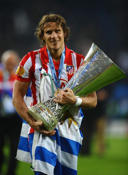 Diego Forlan Diego Forlan, Spain National Football Team, Madrid Football Club, Spanish Football, Legends Football, Football Players Images, Soccer Inspiration, Sports Website, League Champions