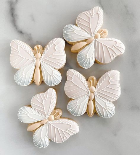 Butterfly Cookies Decorated, Butterfly Cookies Royal Icing, Butterfly Sugar Cookies, Baby Shower Cookies Neutral, No Bake Sugar Cookies, Butterfly Cookies, Cookies Decoradas, Royal Iced Cookies