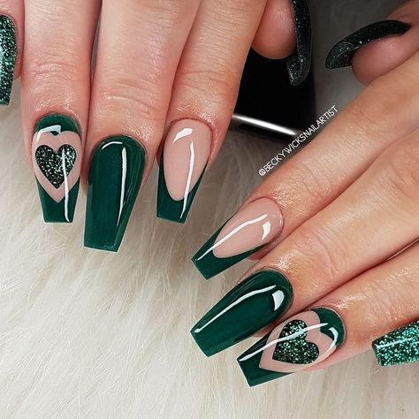 Football Nail Designs, Matte Green Nails, Arrow Nails, Daisy Acrylic Nails, Nails Business, Blue And Silver Nails, Silver Nail Designs, Summer Nail Ideas, Green Nail Designs