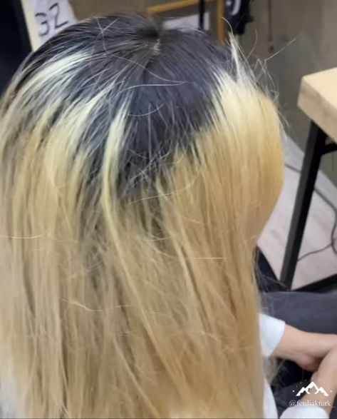 Blonde Roots Grown Out, Bleached Hair Grown Out Roots, Blonde With Grown Out Roots, Bleached Blonde Hair Dark Roots, Grown Out Blonde Hair Roots, Grown Out Bleached Hair, Blonde Hair Roots, Grown Out Blonde, Blonde Hair Dark Roots