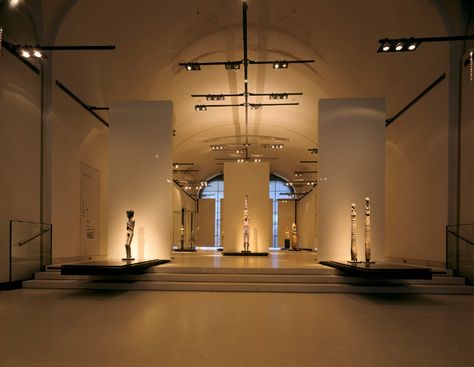 Museum Entrance, Arts Project, Sculpture Museum, Museum Lighting, Museum Interior, Museum Exhibition Design, Art Gallery Interior, Gallery Lighting, Museum Displays