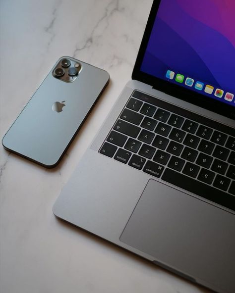 #apple #notebook #laptop #macbook #iphone12promax #appleproducts #lumixgh5 #lumixphotography #computer Laptop And Phone Aesthetic, Phone And Laptop Aesthetic, Notebook Aesthetic Apple, Macbook And Iphone, Iphone And Laptop, Notebook Iphone, Imac Laptop, Apple Ecosystem, Apple Notebook