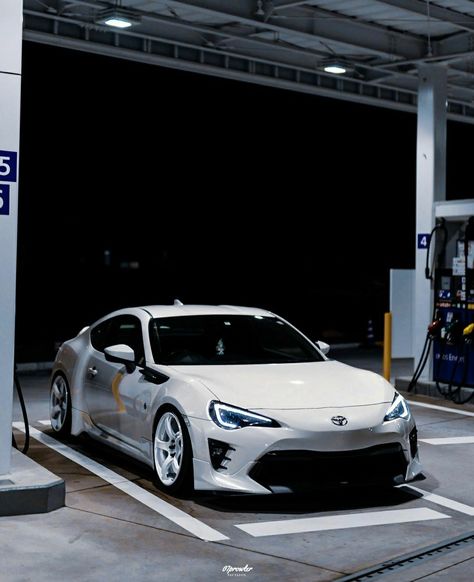 Subaru Brz Custom, Toyota Subaru, Vw Ideas, Toyota Gr86, Gr 86, Jeep Mods, Cool Car Accessories, Toyota Gt86, Pimped Out Cars