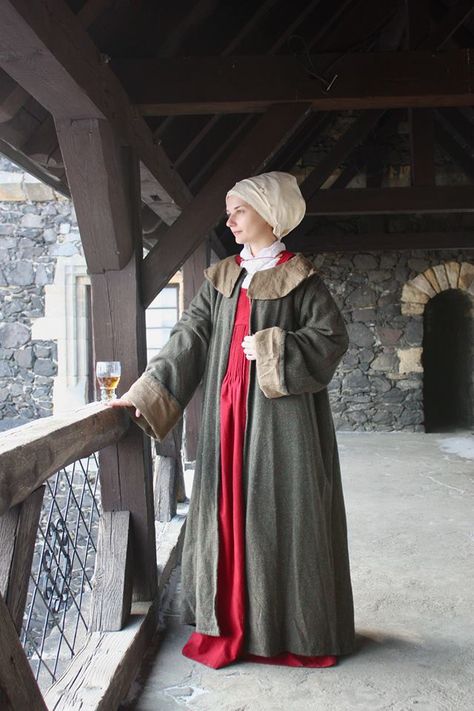 12 Century Clothing, 1500s German Fashion, Medieval Scandinavian Clothing, 14th Century Fashion, Byzantine Dress 12th Century, 15th Century Flemish Dress, German Clothing, Medieval Pattern, Medieval Dresses